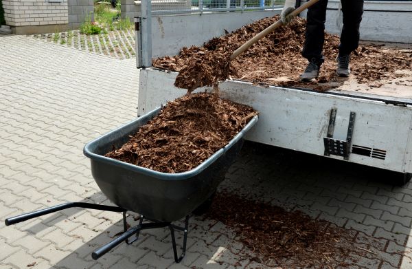Bulk Mulch Delivery in Huntersville